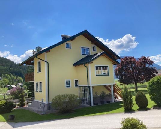 Geräumiges Wohnhaus in sonniger, ruhiger Lage, AUT