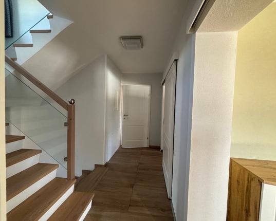 Wohnhaus mit zwei separaten Wohneinheiten – ideal für Familie & Vermietung, AUT